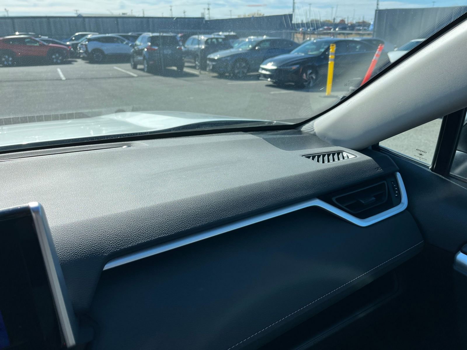 Used 2025 Toyota RAV4 LE image 34