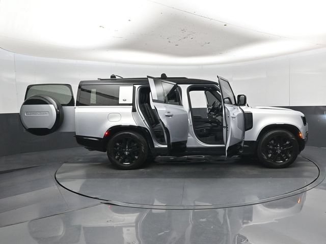Used 2024 Land Rover Defender 130 X-Dynamic SE AWD/4WD image 59