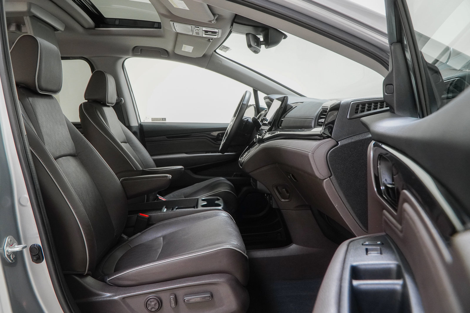 Used 2024 Honda Odyssey Elite image 40