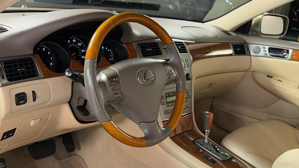 Used 2005 Lexus ES 330 FWD image 20