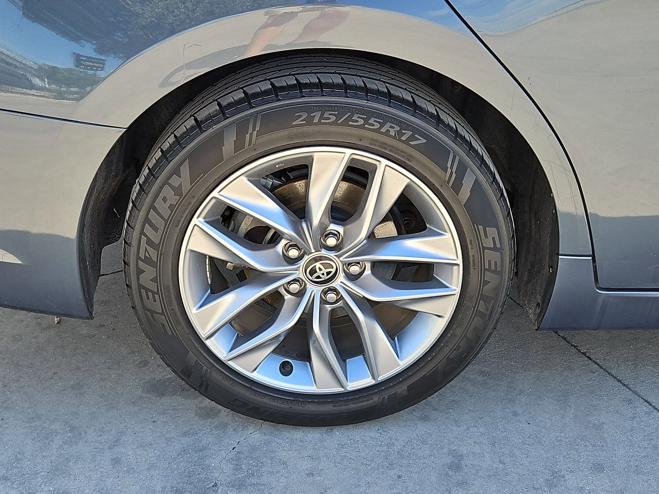 Used 2022 Toyota Avalon XLE FWD image 32