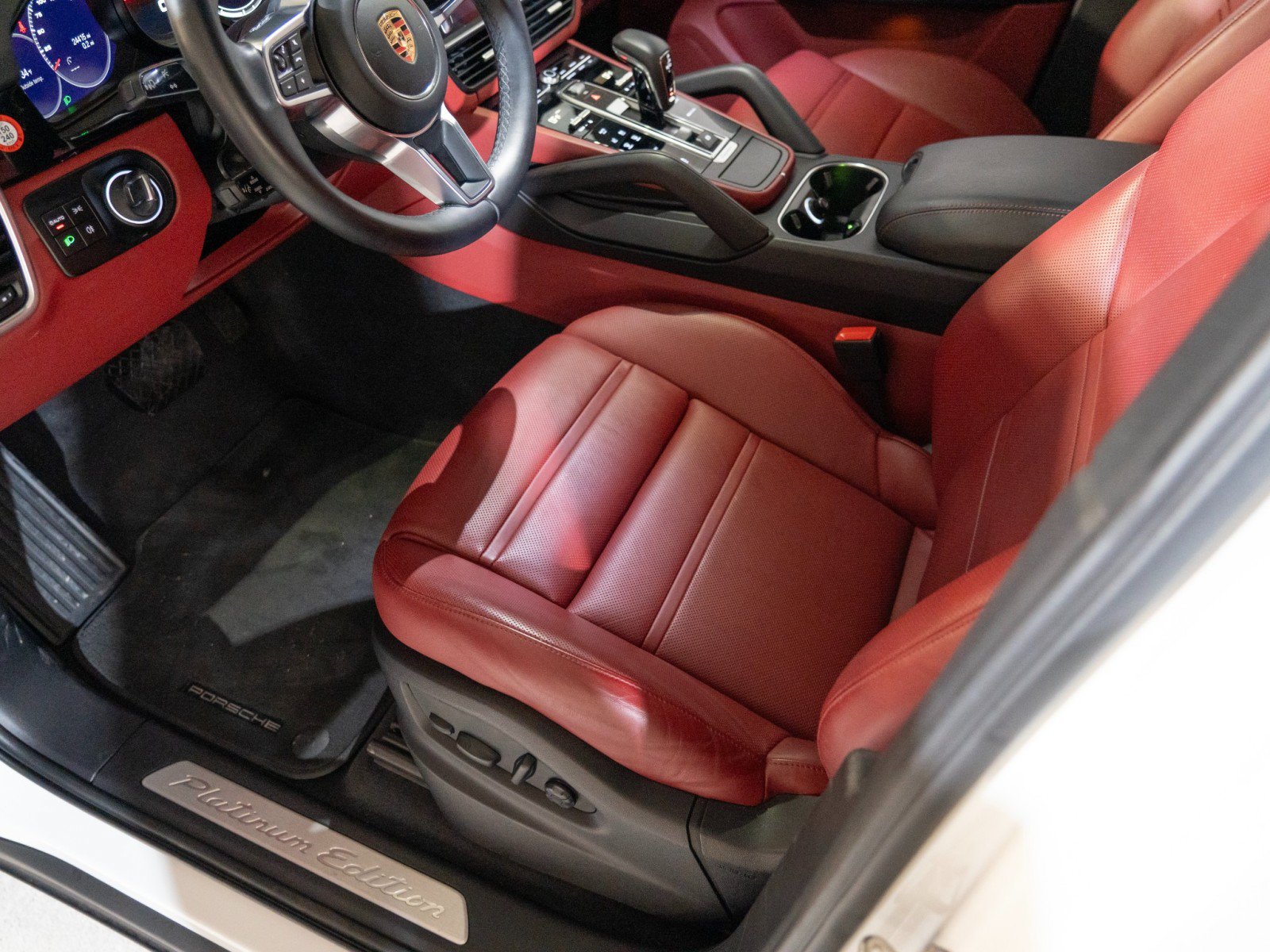 Certified 2023 Porsche Cayenne Platinum Edition AWD/4WD image 15