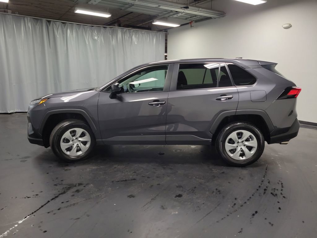 Used 2025 Toyota RAV4 LE image 5