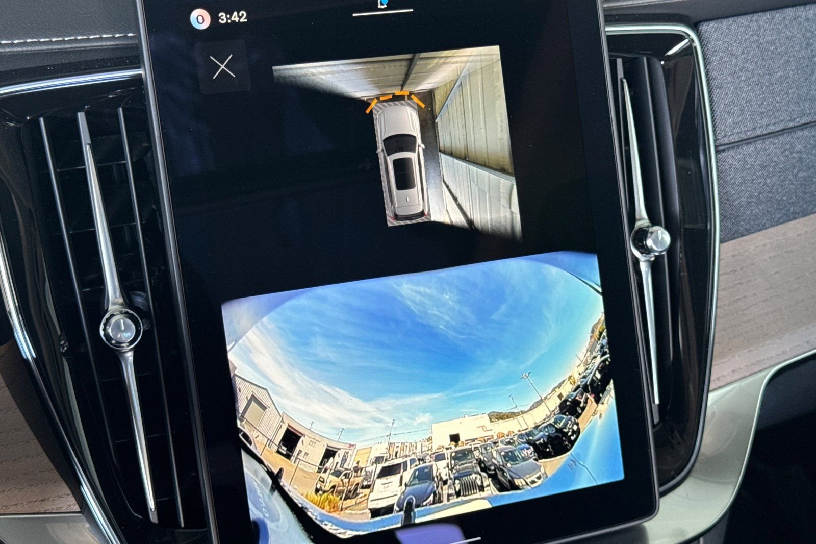 New 2026 Volvo XC90 B5 Plus w/ Protection Package image 23