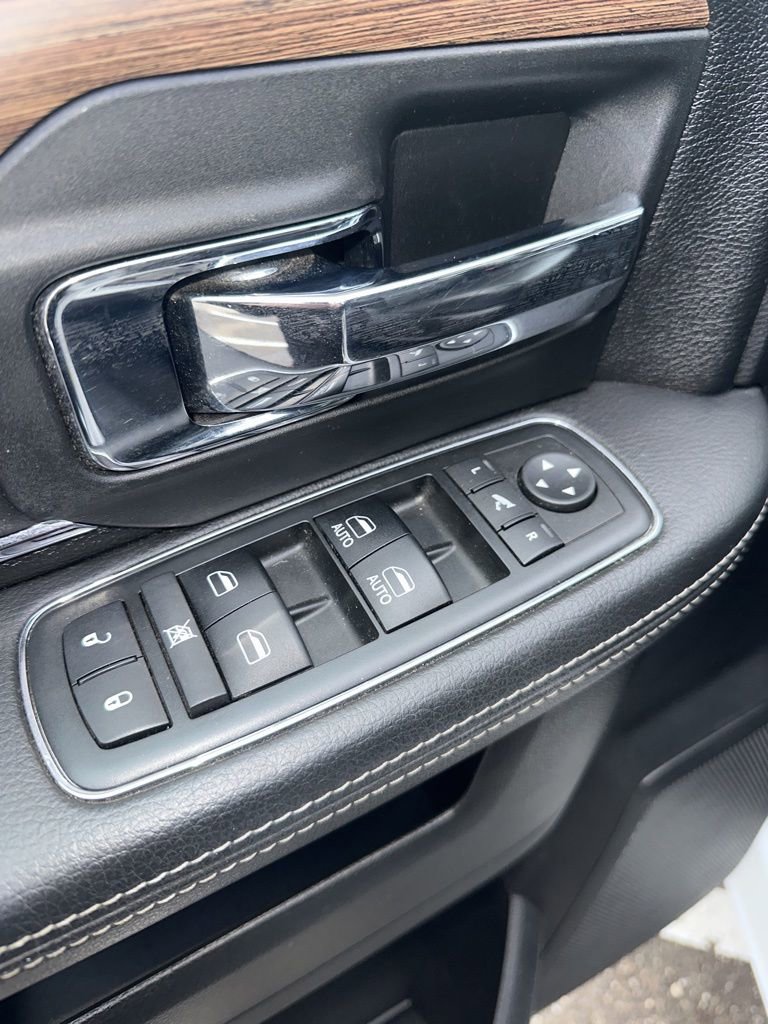 Used 2017 RAM 2500 Laramie w/ Convenience Group image 19
