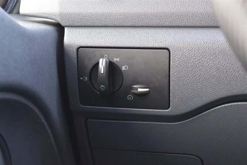 Used 2011 Ford Transit Connect XL FWD image 14