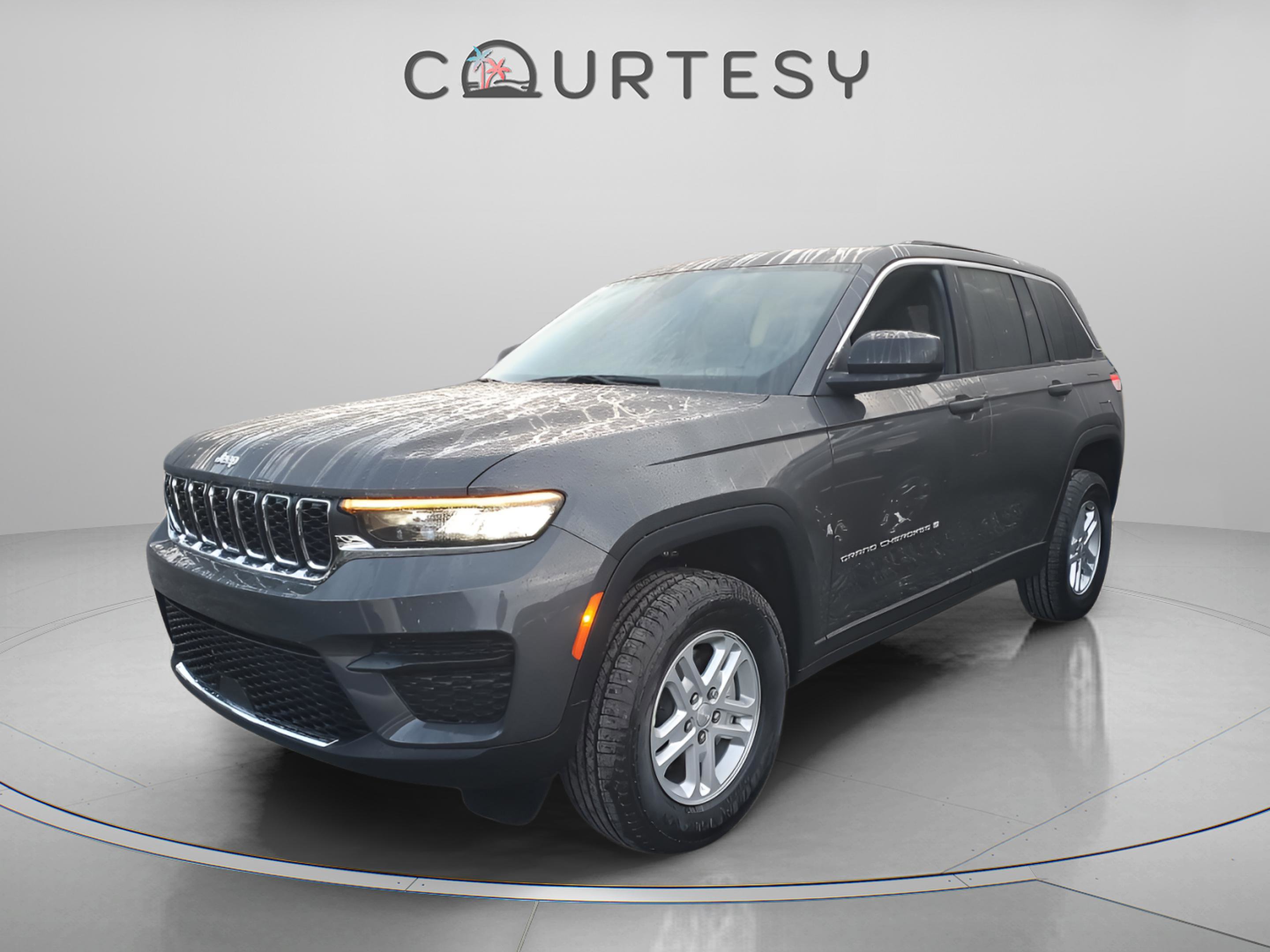 New 2025 Jeep Grand Cherokee Laredo w/ Luxury Tech Group I