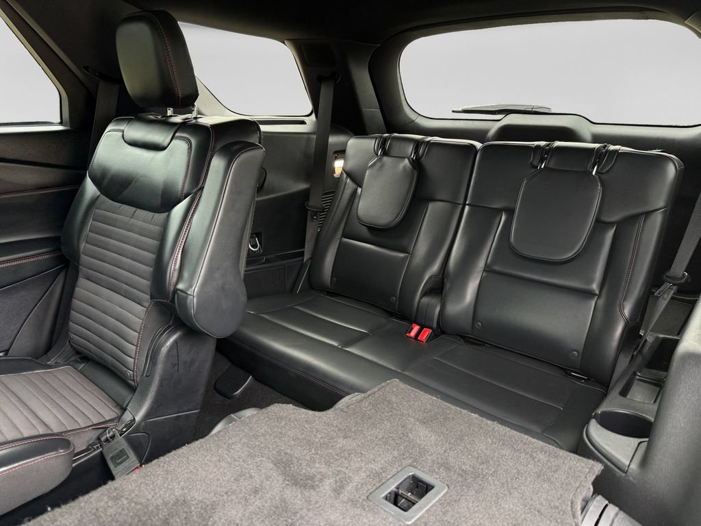 Used 2025 Ford Explorer ST-Line AWD/4WD image 39