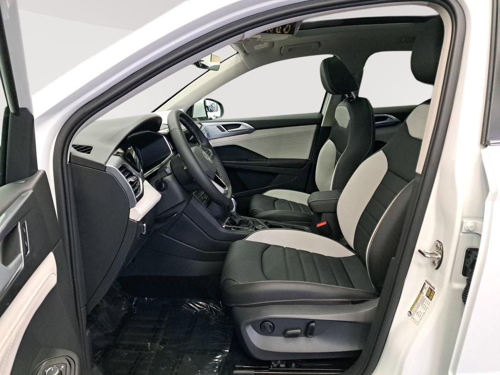 New 2025 Volkswagen Taos SEL image 12