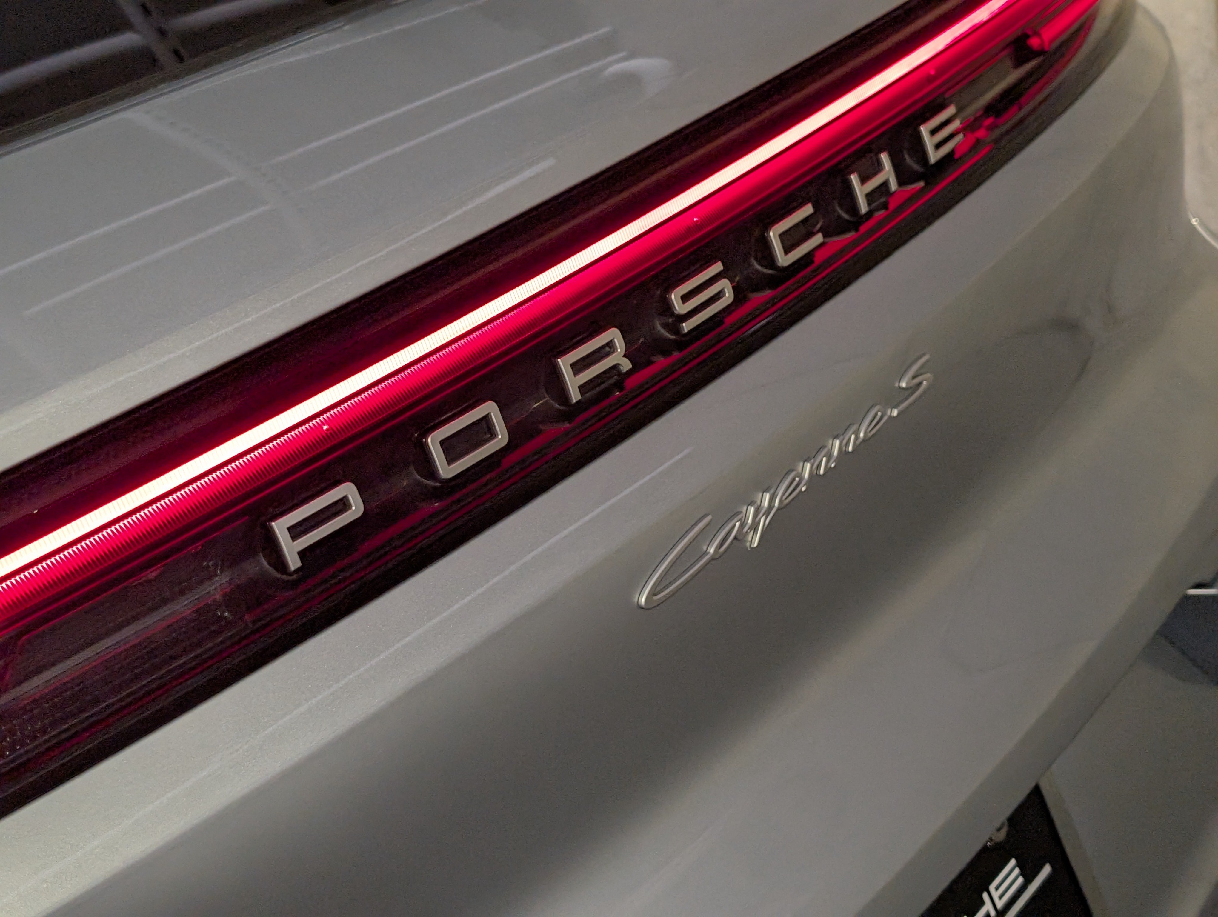 Certified 2025 Porsche Cayenne S AWD/4WD image 16