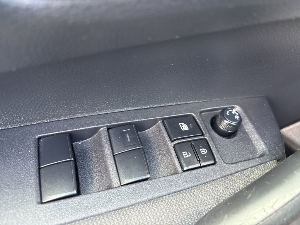 Used 2021 Toyota Corolla LE FWD image 23