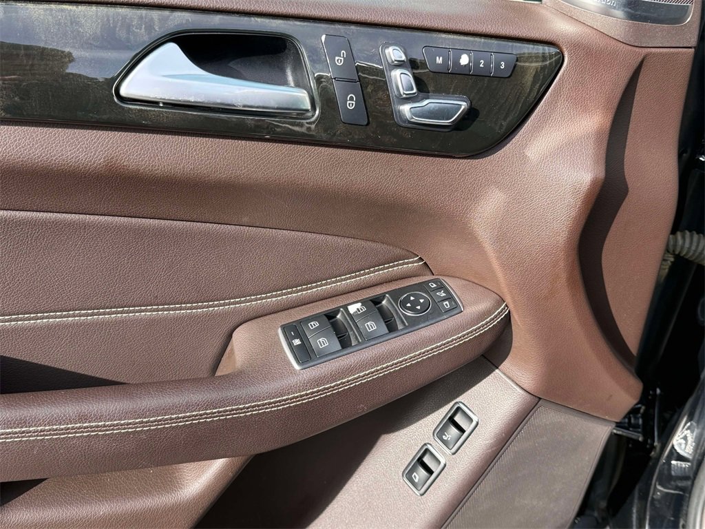 Used 2018 Mercedes-Benz GLS 450 4MATIC image 22