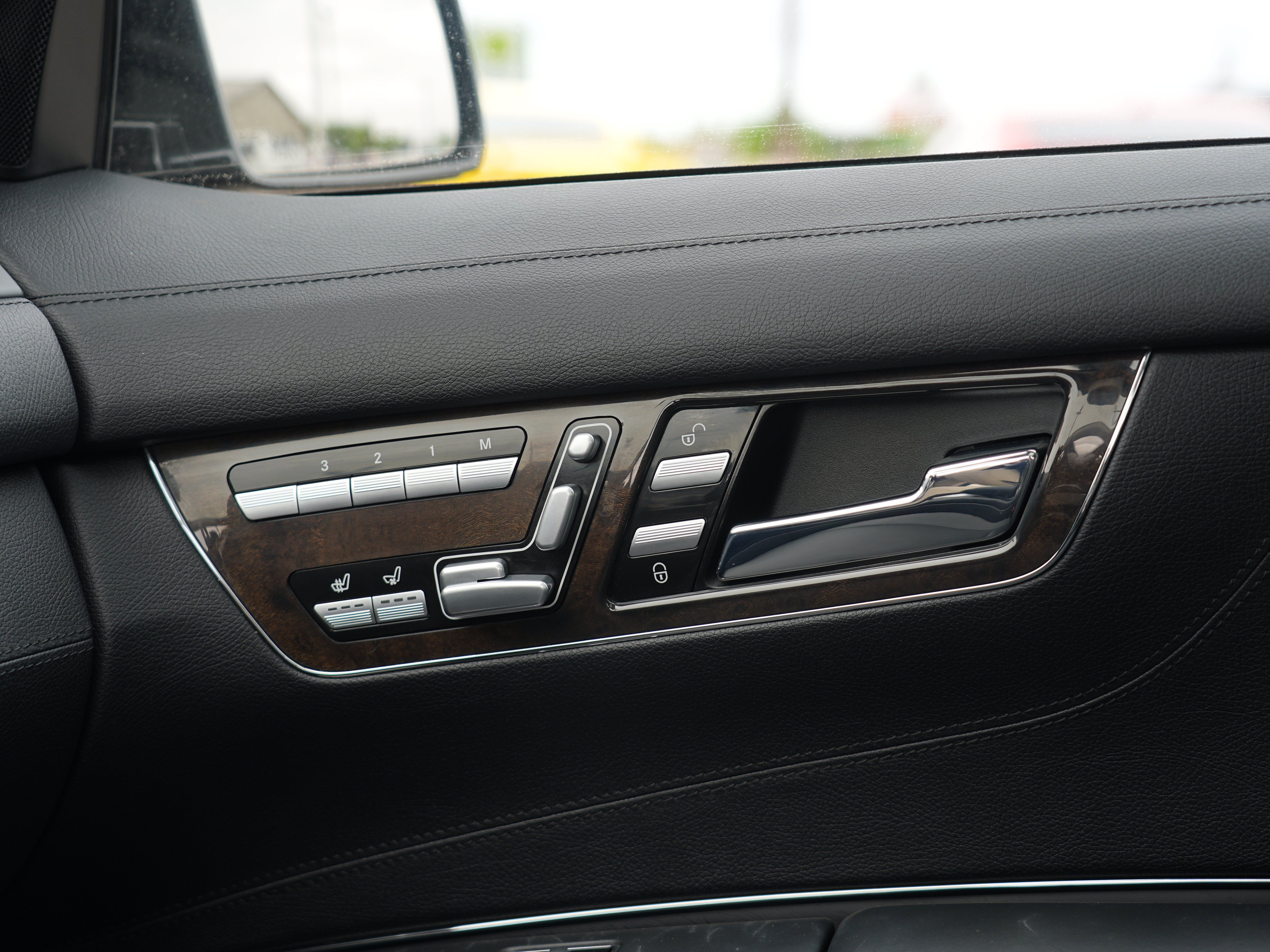 Used 2014 Mercedes-Benz CL 550 4MATIC image 31