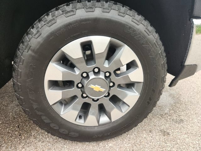 Used 2024 Chevrolet Silverado 2500 LT w/ All Star Edition AWD/4WD image 3