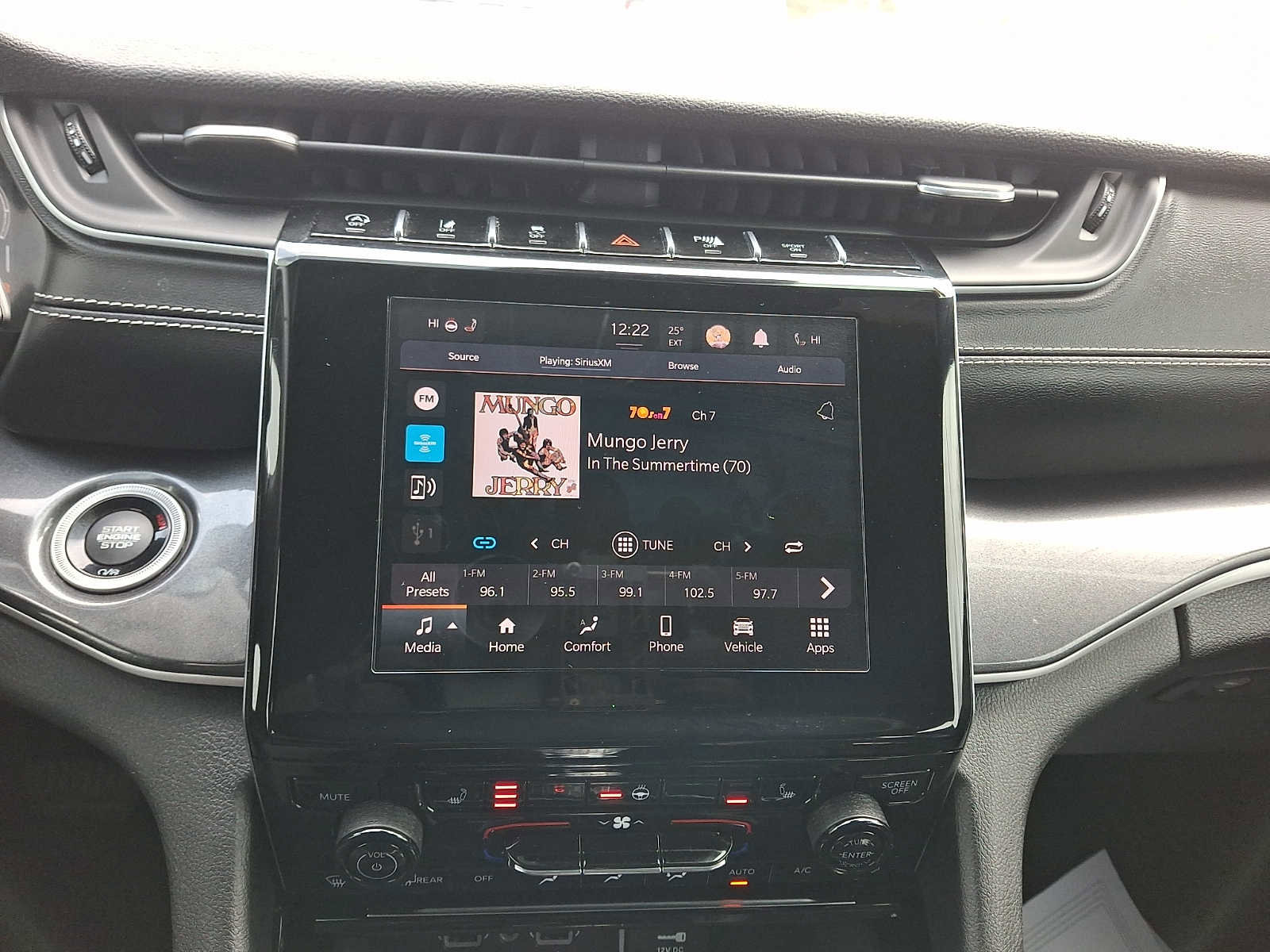 Used 2021 Jeep Grand Cherokee L Altitude image 21