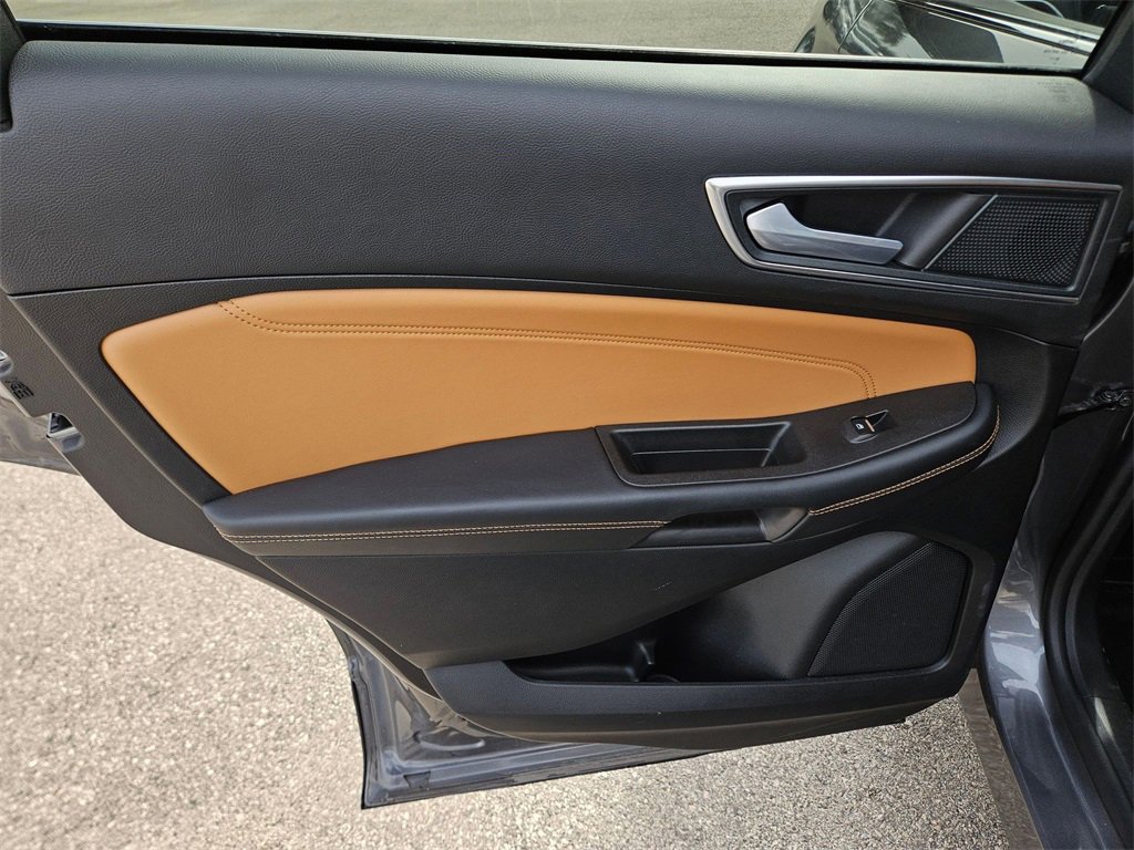 Used 2024 Ford Edge Titanium w/ Titanium Elite Package image 13