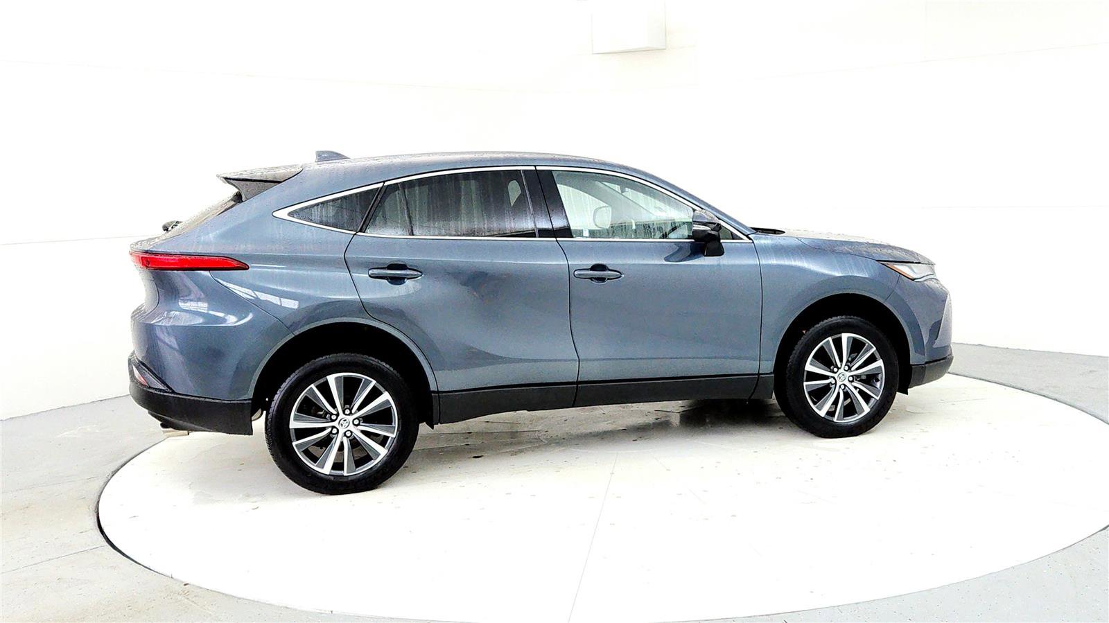 Certified 2023 Toyota Venza LE image 6