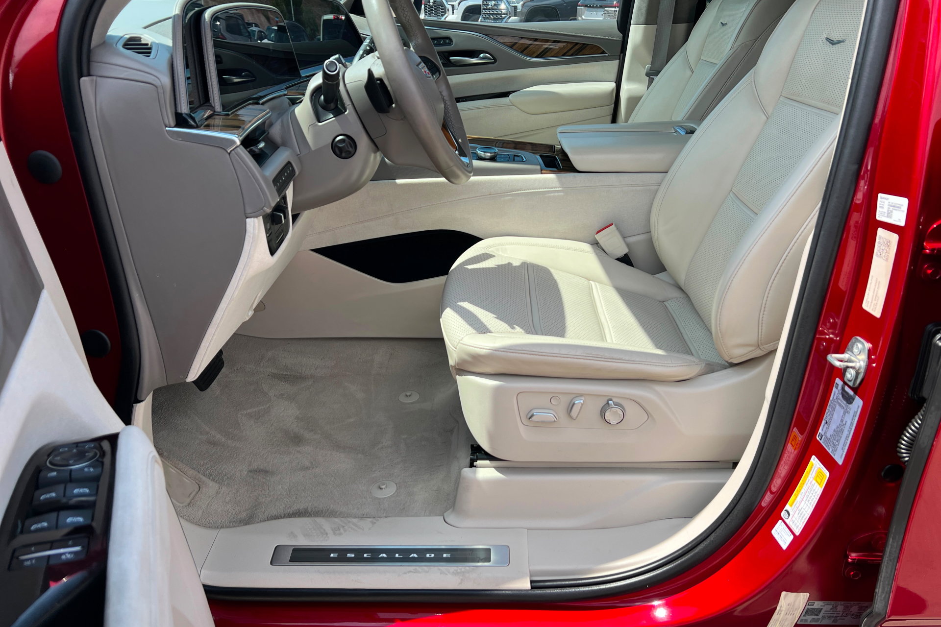 Used 2022 Cadillac Escalade Sport Platinum AWD/4WD image 18