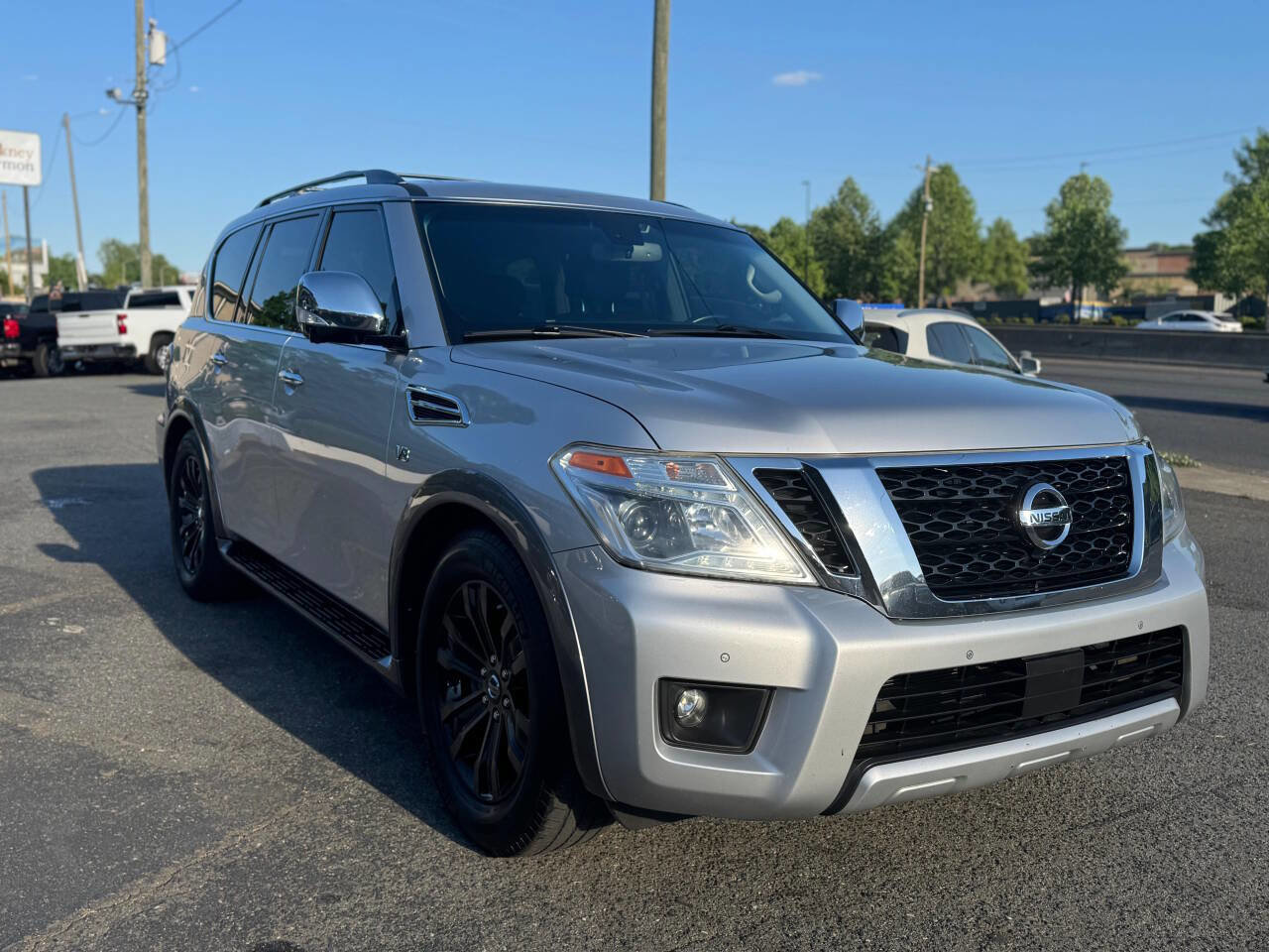Used 2017 Nissan Armada Platinum w/ Interior Lighting Package image 3