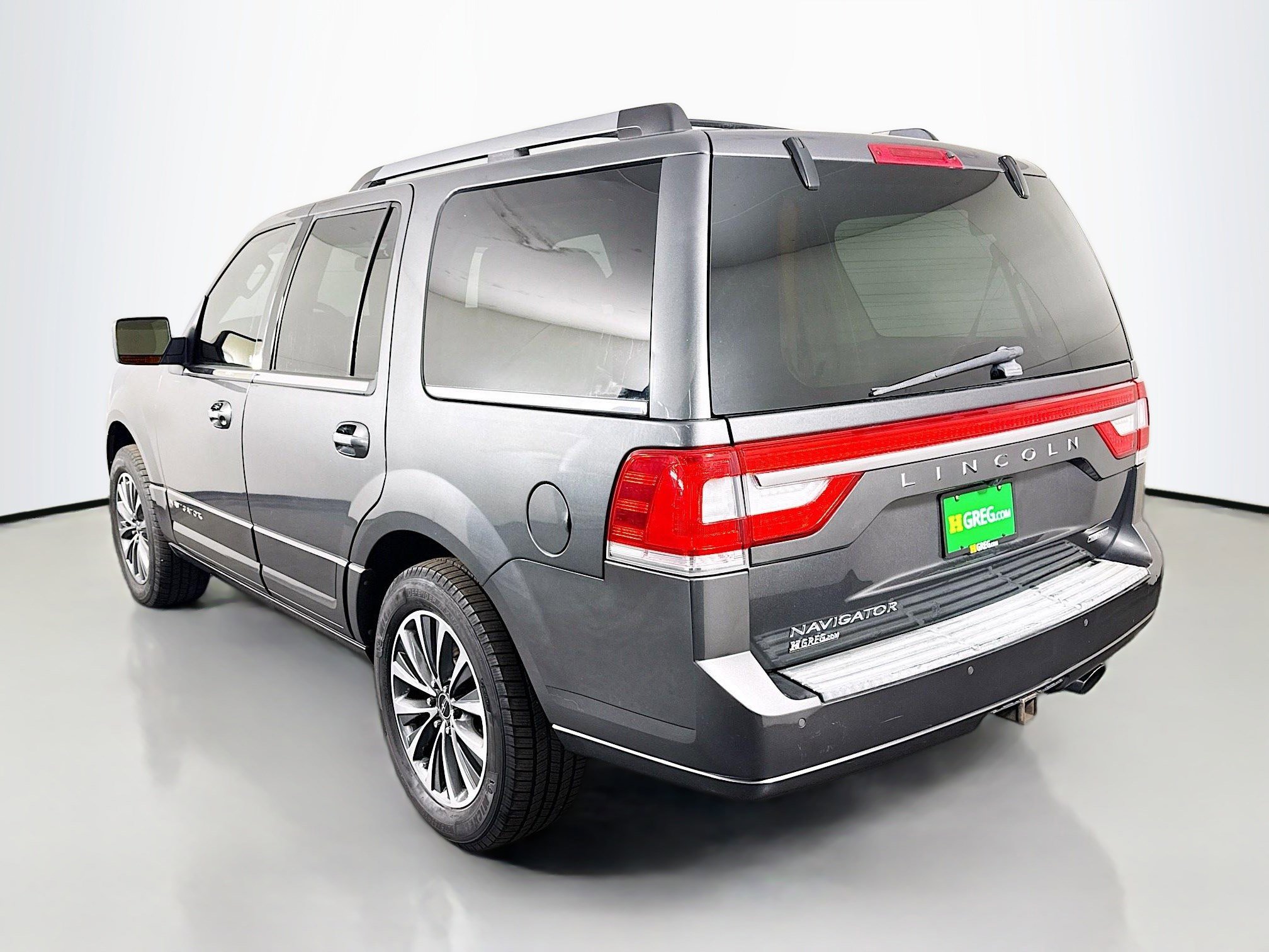 Used 2015 Lincoln Navigator 2WD image 7