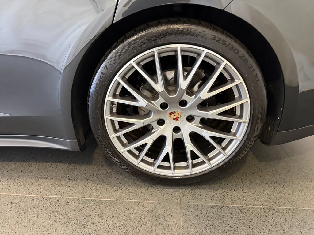 Certified 2025 Porsche Panamera 4 AWD/4WD image 11