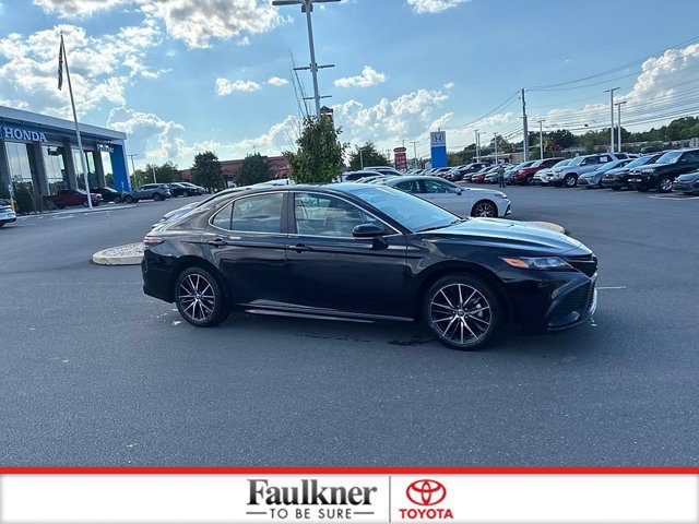 Used 2024 Toyota Camry SE FWD image 4