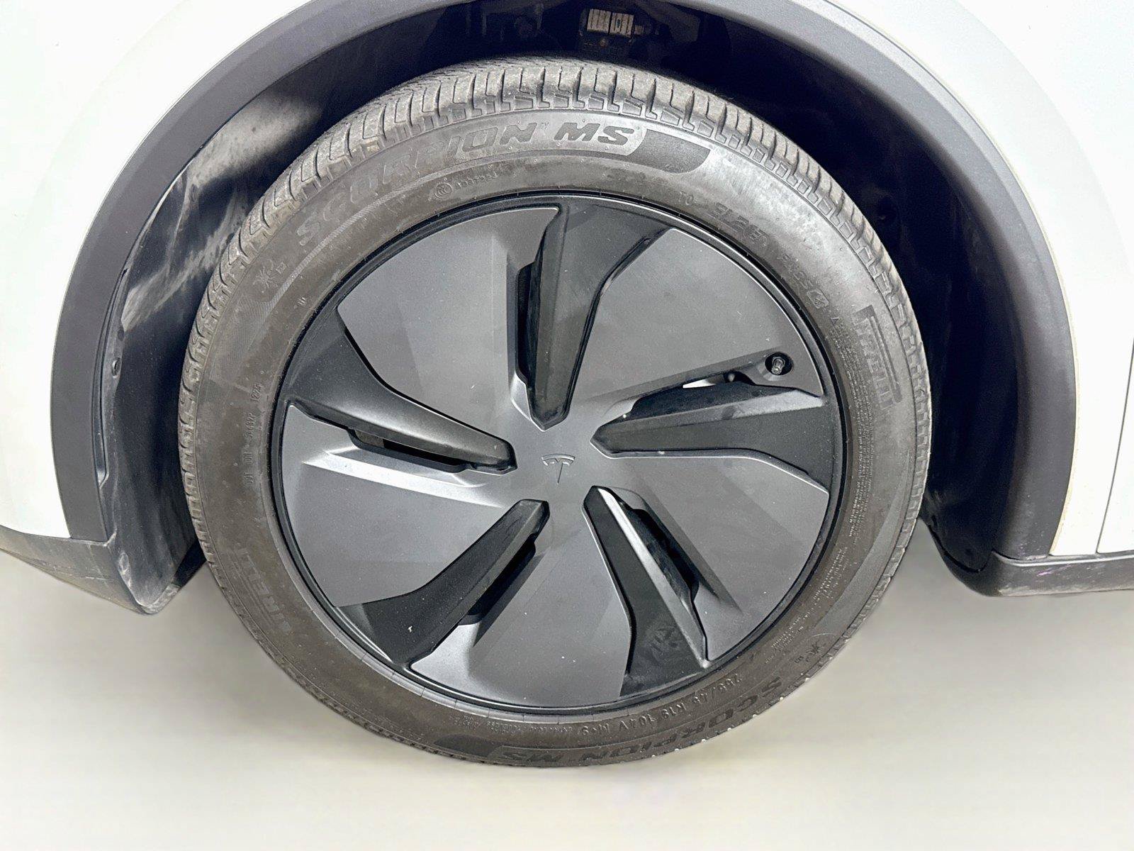 Used 2026 Tesla Model Y Long Range AWD/4WD image 16