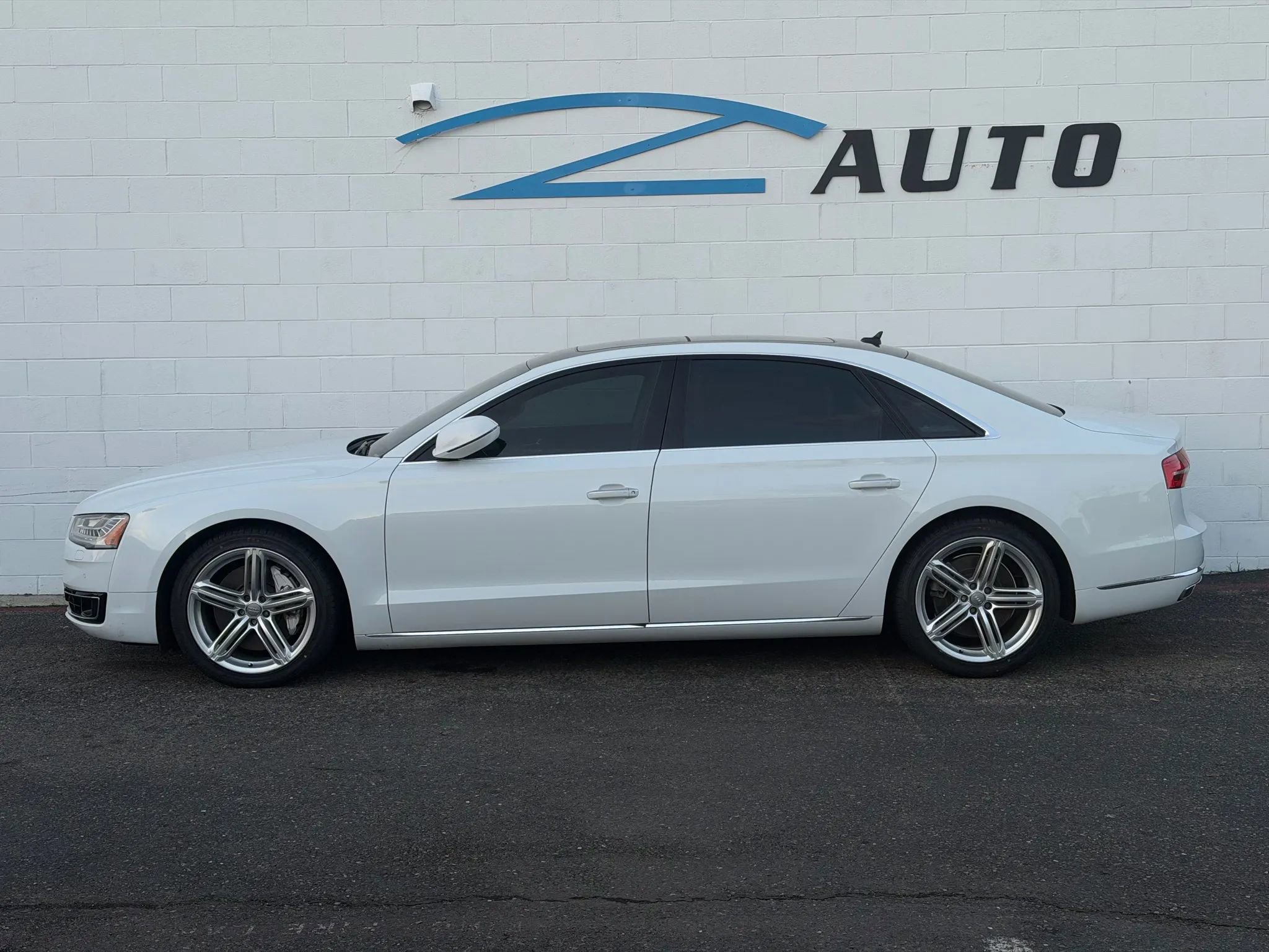 Used 2016 Audi A8 L TDI w/ Executive Package AWD/4WD image 3