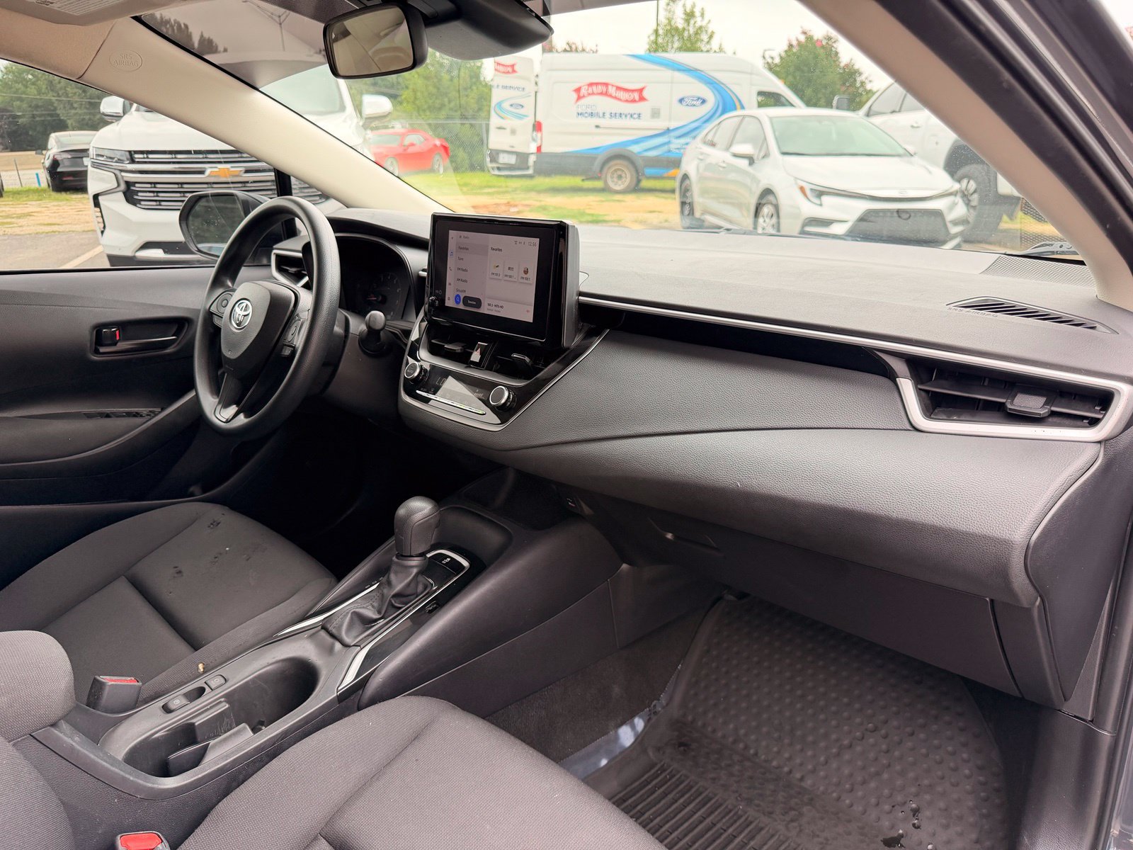 Used 2025 Toyota Corolla LE w/ Convenience Package FWD image 24