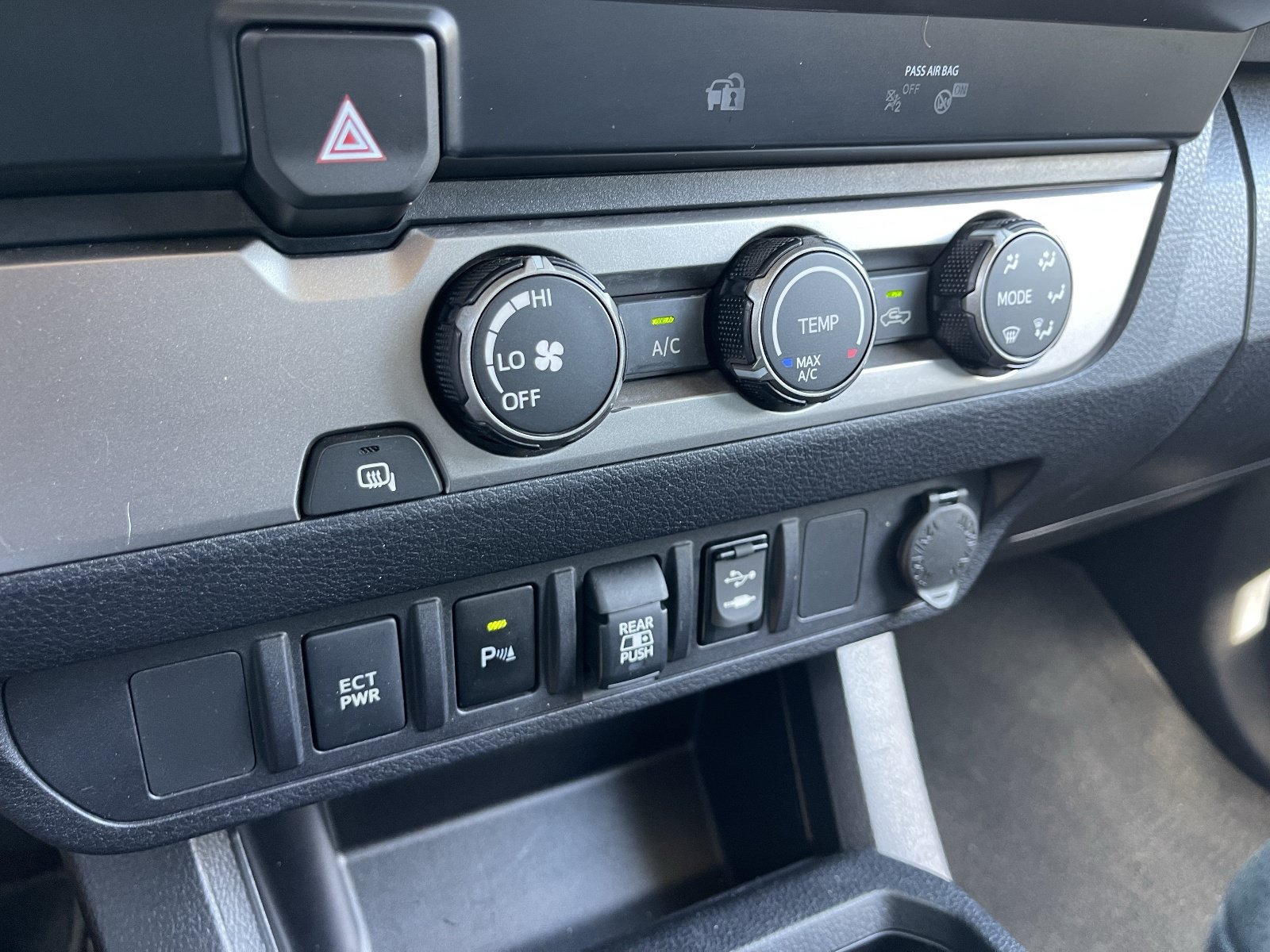 Used 2019 Toyota Tacoma SR5 RWD image 28