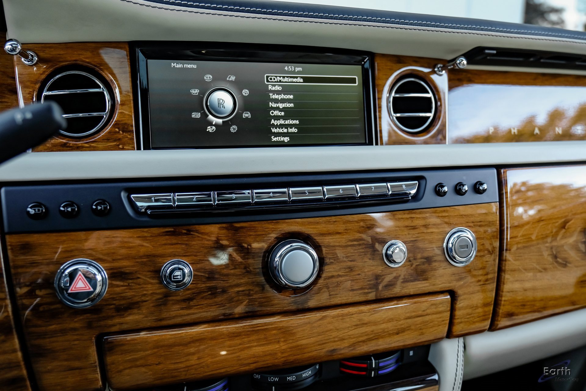 Used 2014 Rolls-Royce Phantom Sedan image 56