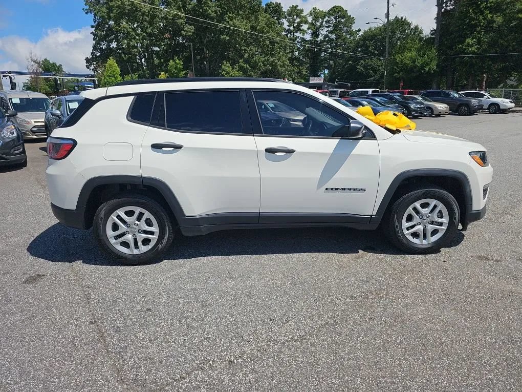 Used 2018 Jeep Compass Sport FWD image 10