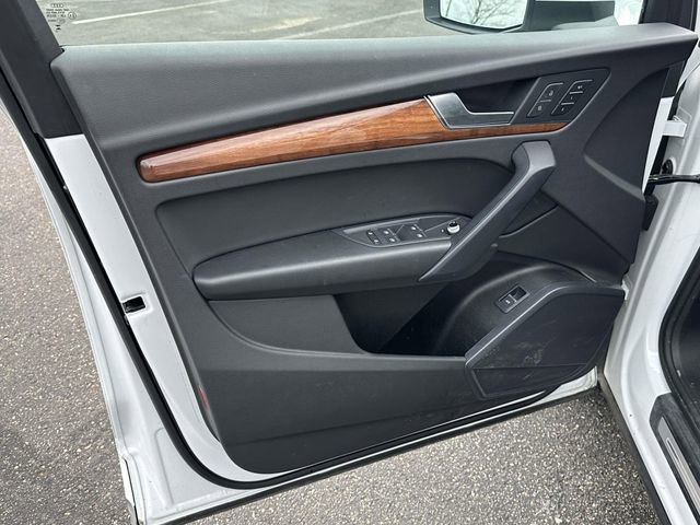 Used 2023 Audi Q5 2.0T Premium w/ Convenience Package image 19