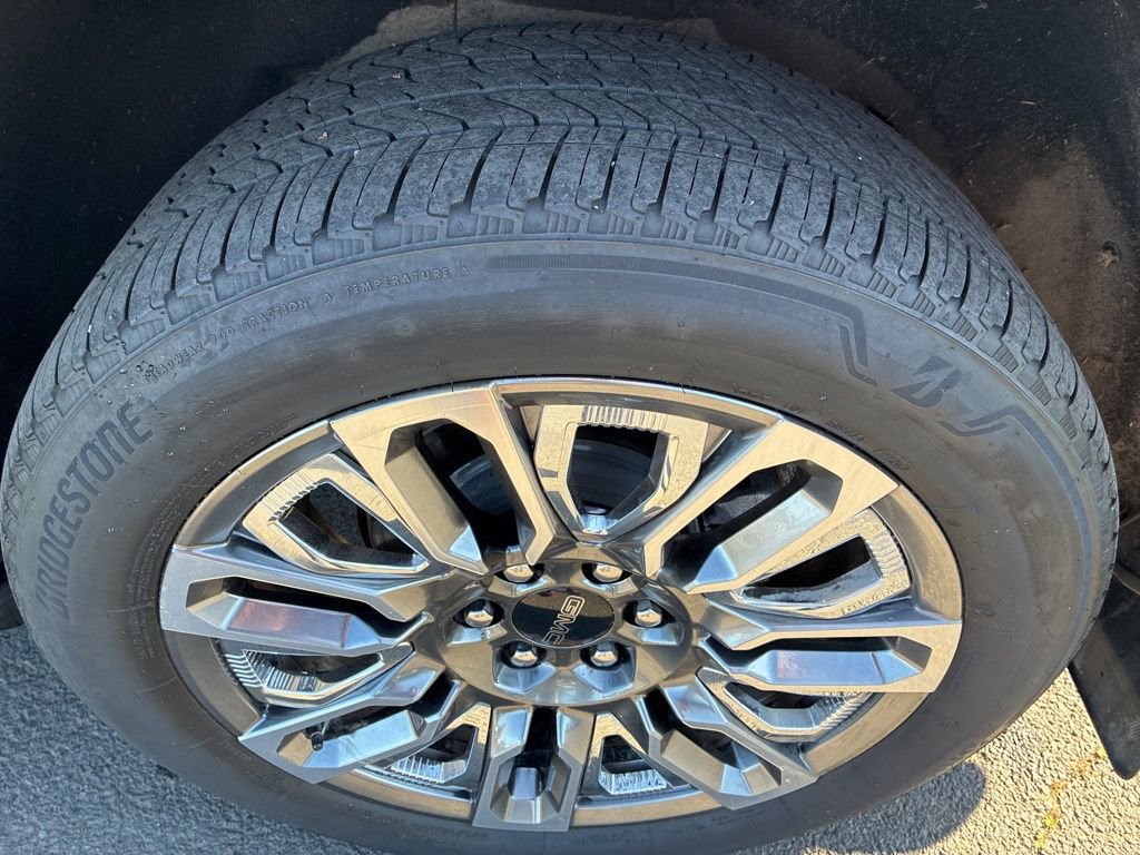 Used 2024 GMC Yukon XL Denali Ultimate image 12