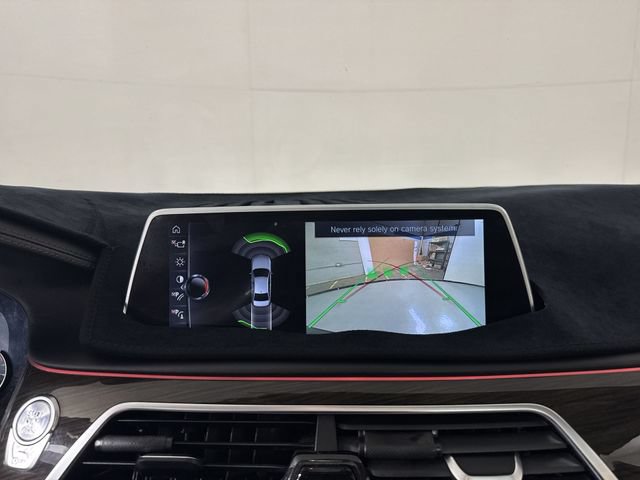 Used 2016 BMW 750i xDrive AWD/4WD image 8