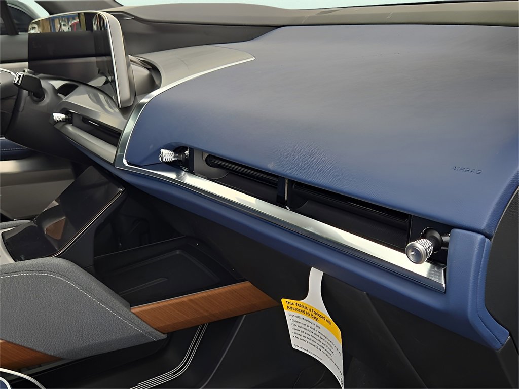 New 2026 Cadillac Vistiq Premium Luxury w/ LPO, Floor Liner Package image 13