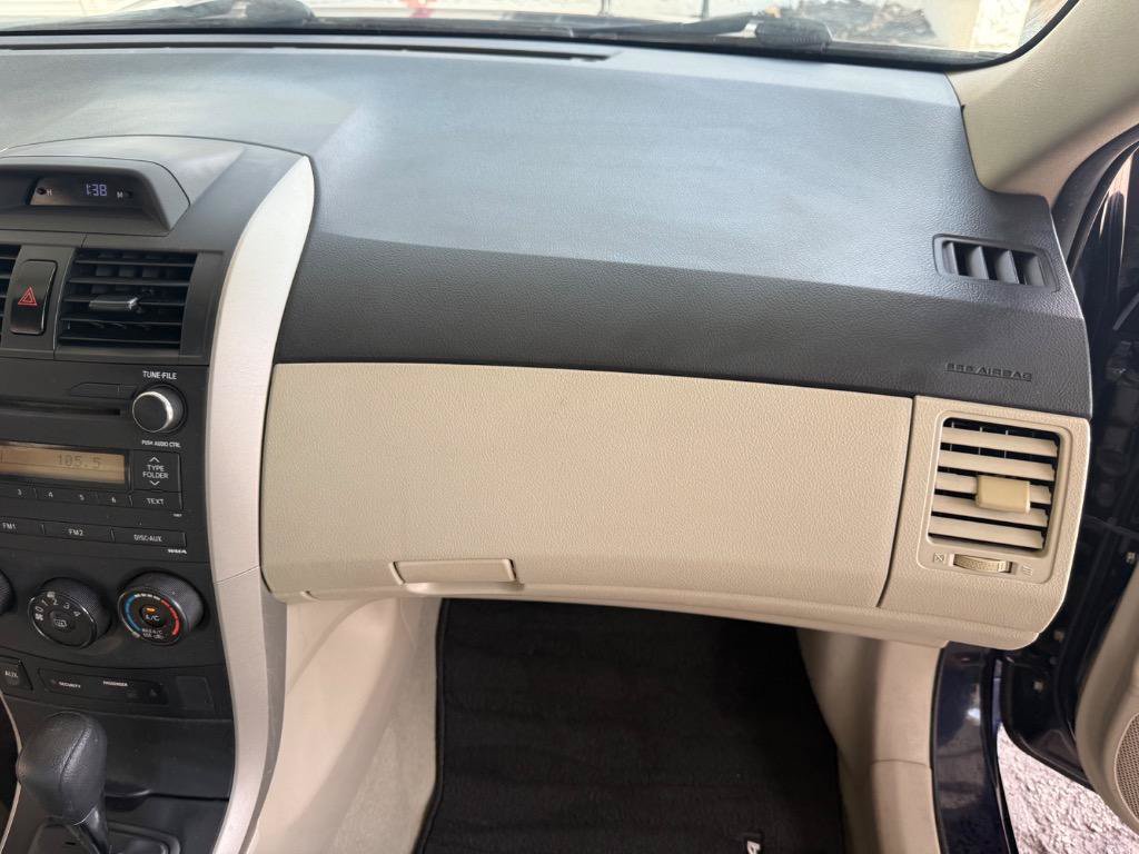 Used 2013 Toyota Corolla L FWD image 31