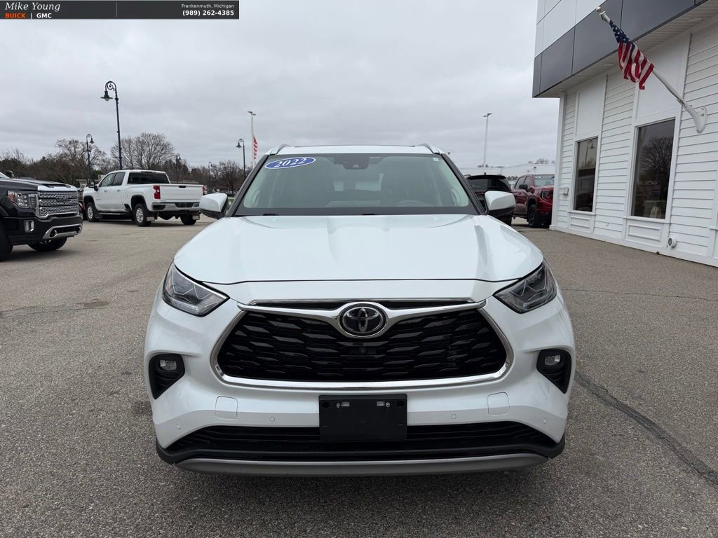 Used 2022 Toyota Highlander Limited AWD/4WD image 2
