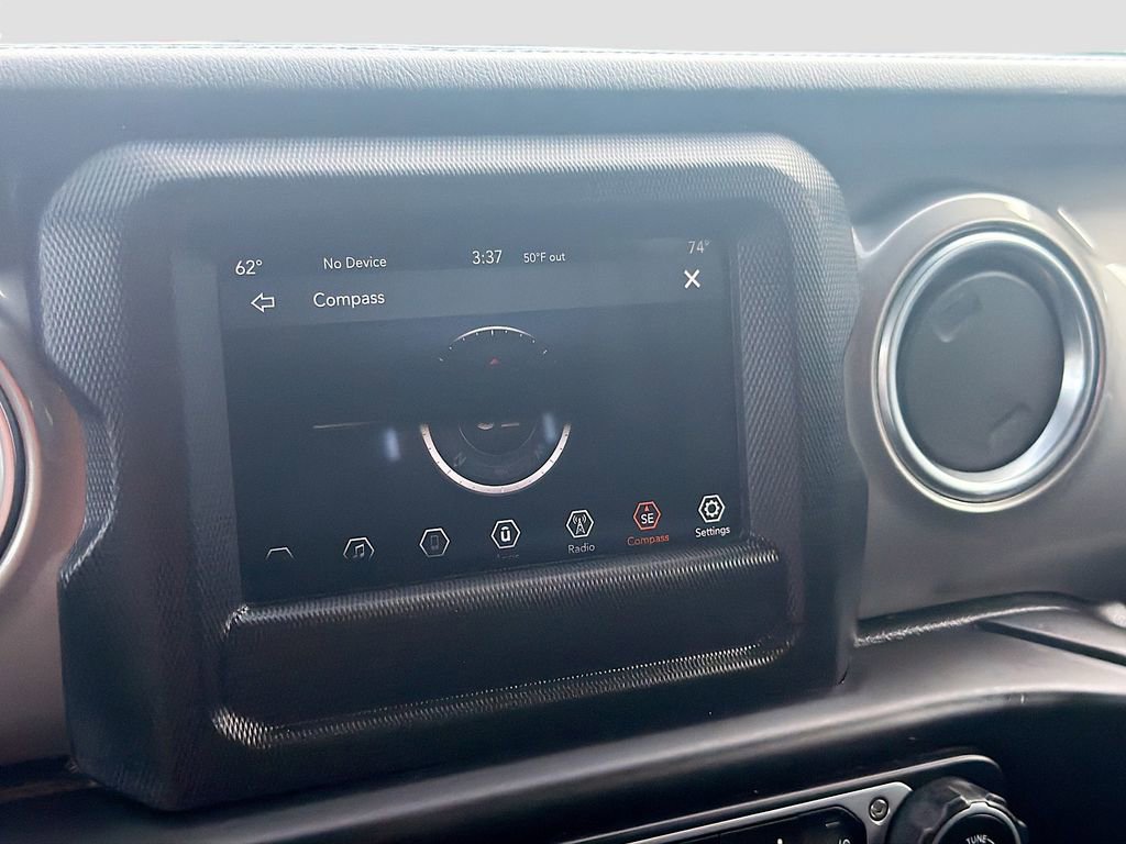 Used 2020 Jeep Wrangler Unlimited Sahara image 14