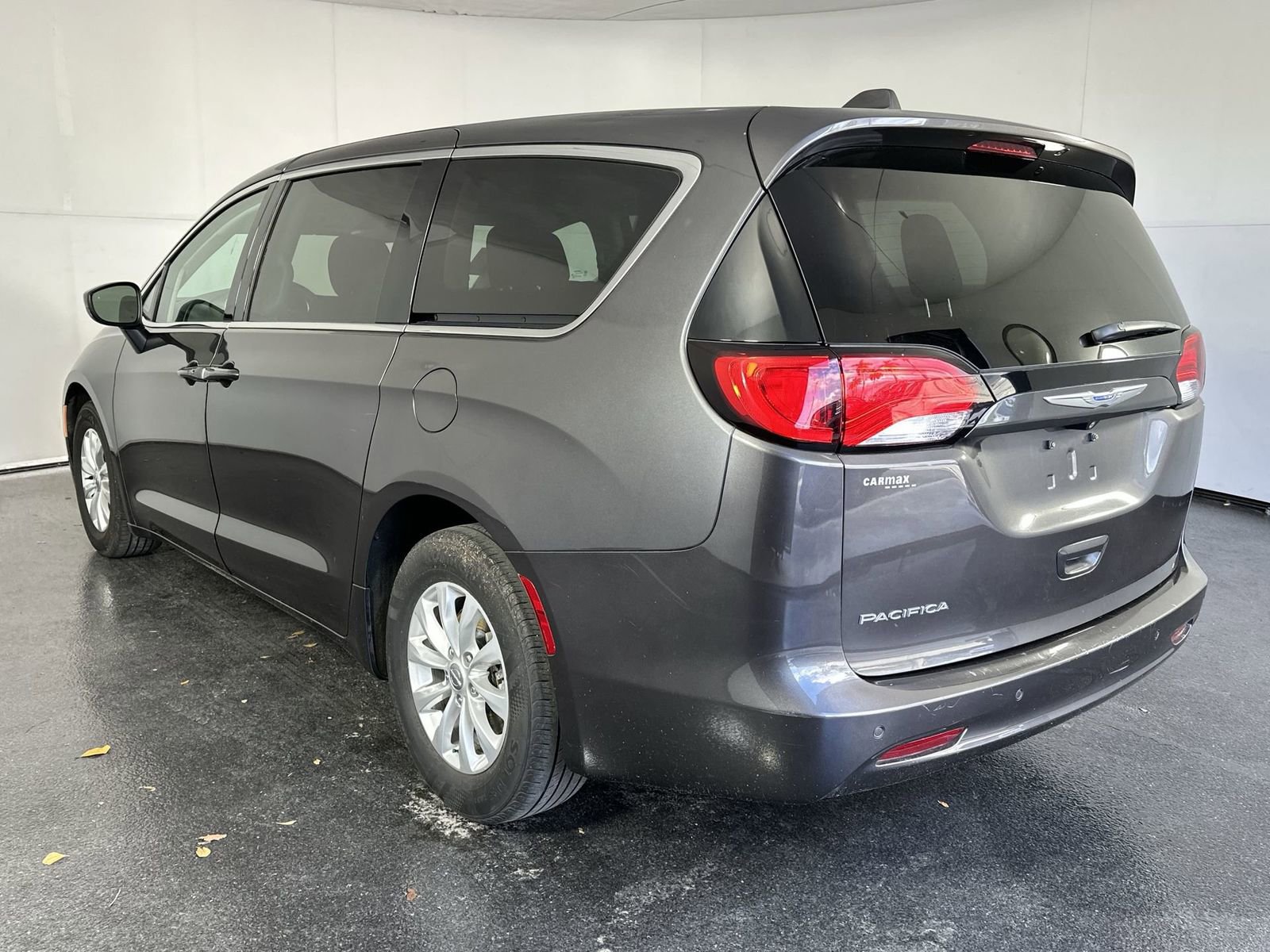 Used 2018 Chrysler Pacifica LX w/ Tire & Wheel Group image 9