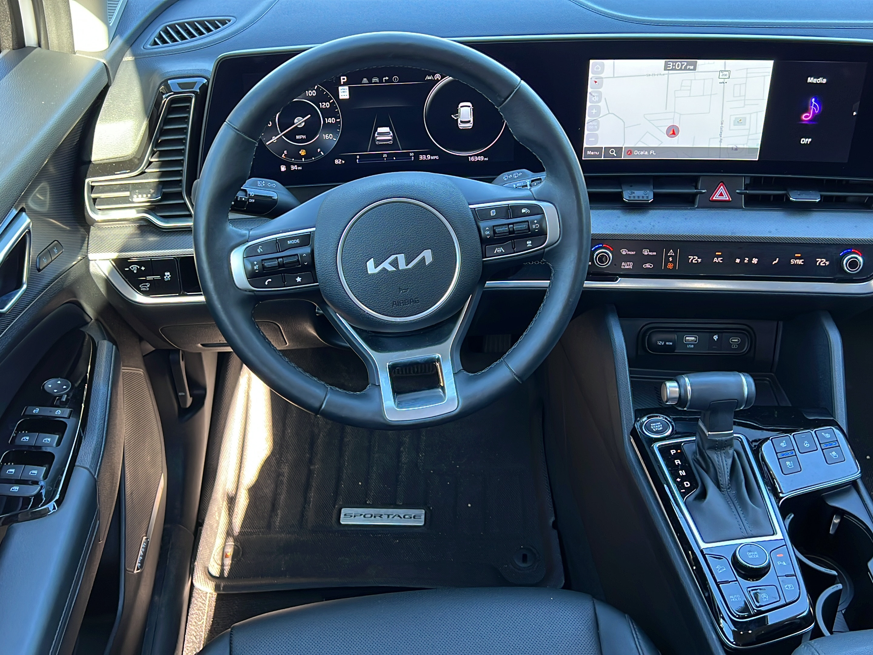 Certified 2025 Kia Sportage SX FWD image 15
