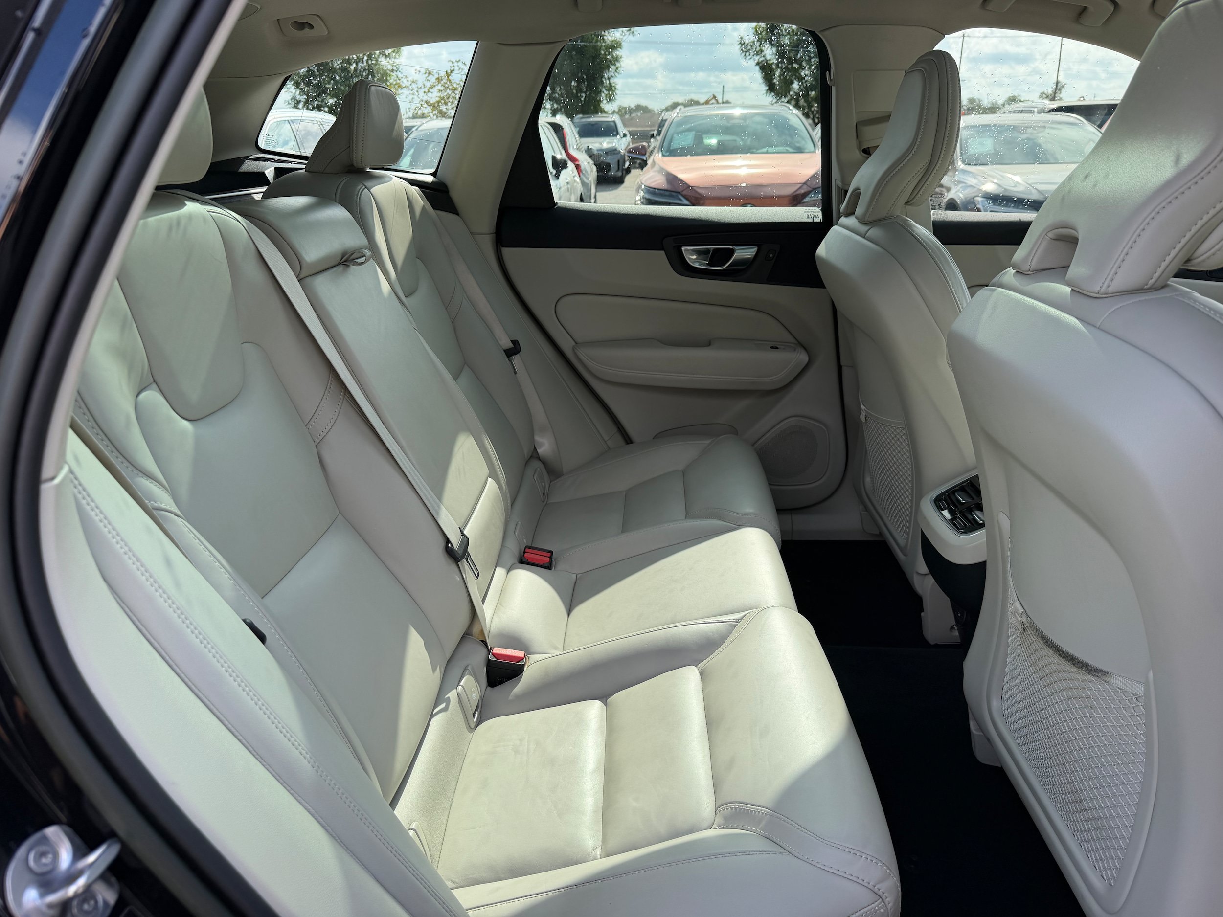 Certified 2023 Volvo XC60 B5 Ultimate w/ Climate Package AWD/4WD image 12