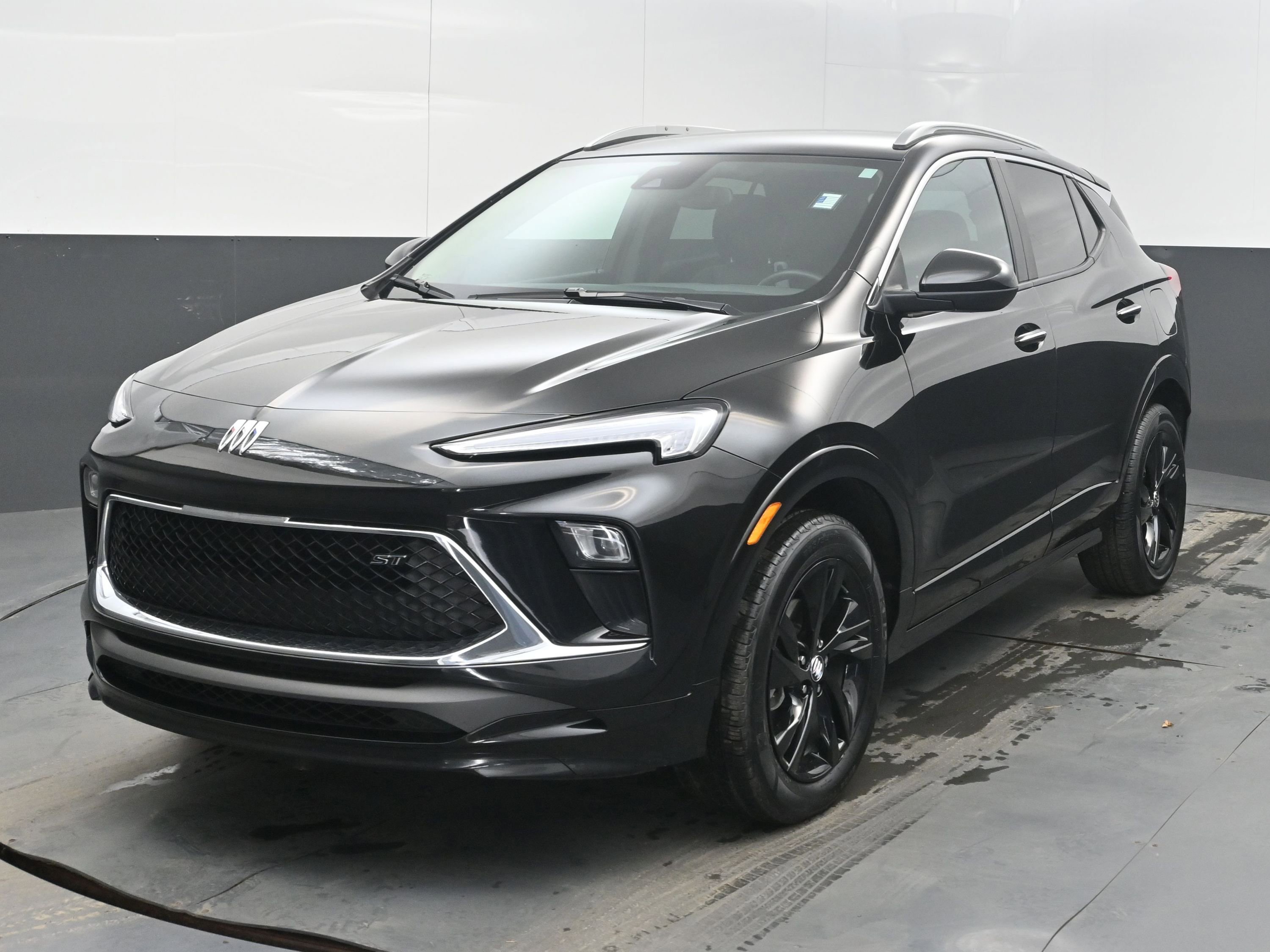 Used 2024 Buick Encore GX Sport Touring image 4