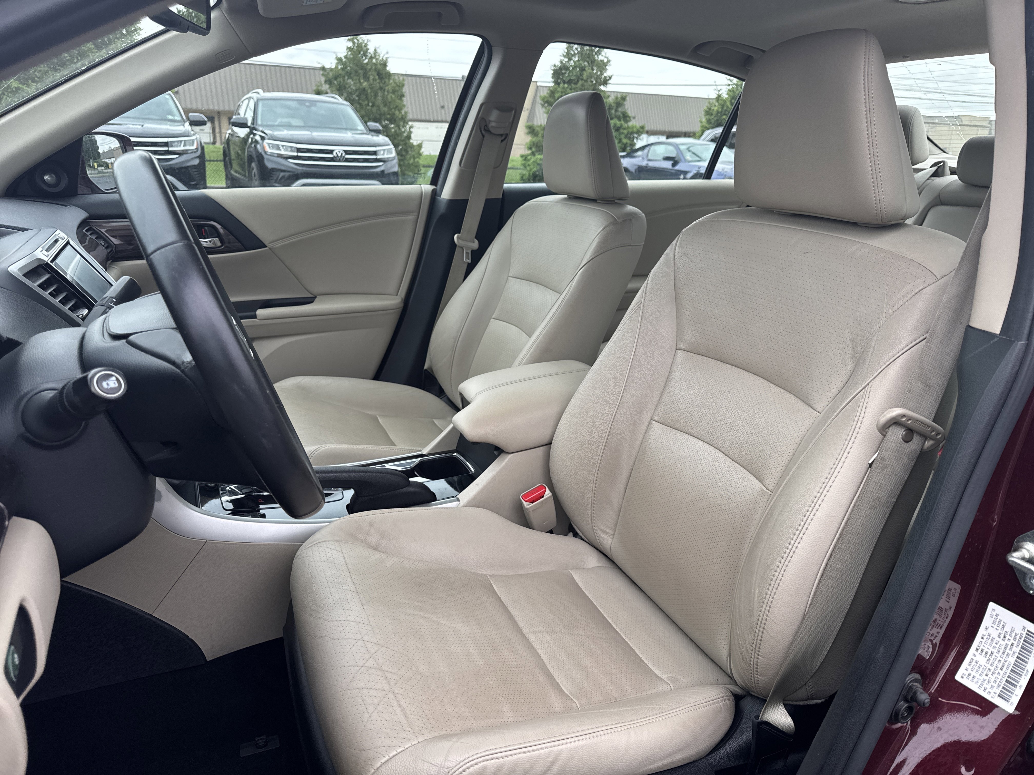 Used 2016 Honda Accord EX-L image 2
