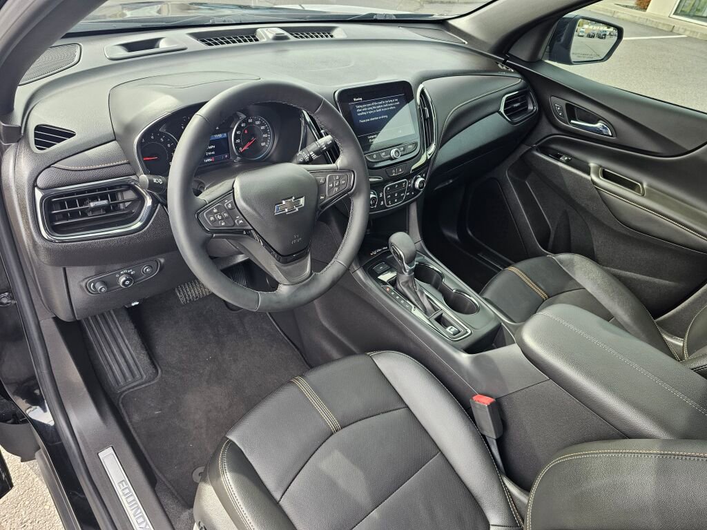 Used 2024 Chevrolet Equinox Premier image 2
