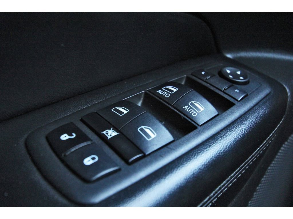 Used 2018 Jeep Grand Cherokee Laredo image 19