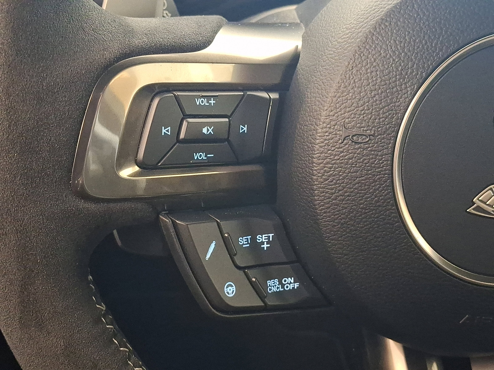 Used 2020 Ford Mustang Shelby GT500 w/ Carbon Fiber Track Pack image 18