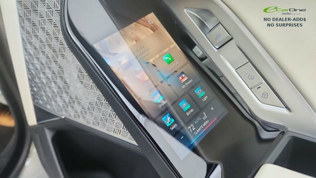 Used 2024 BMW i7 xDrive60 image 30