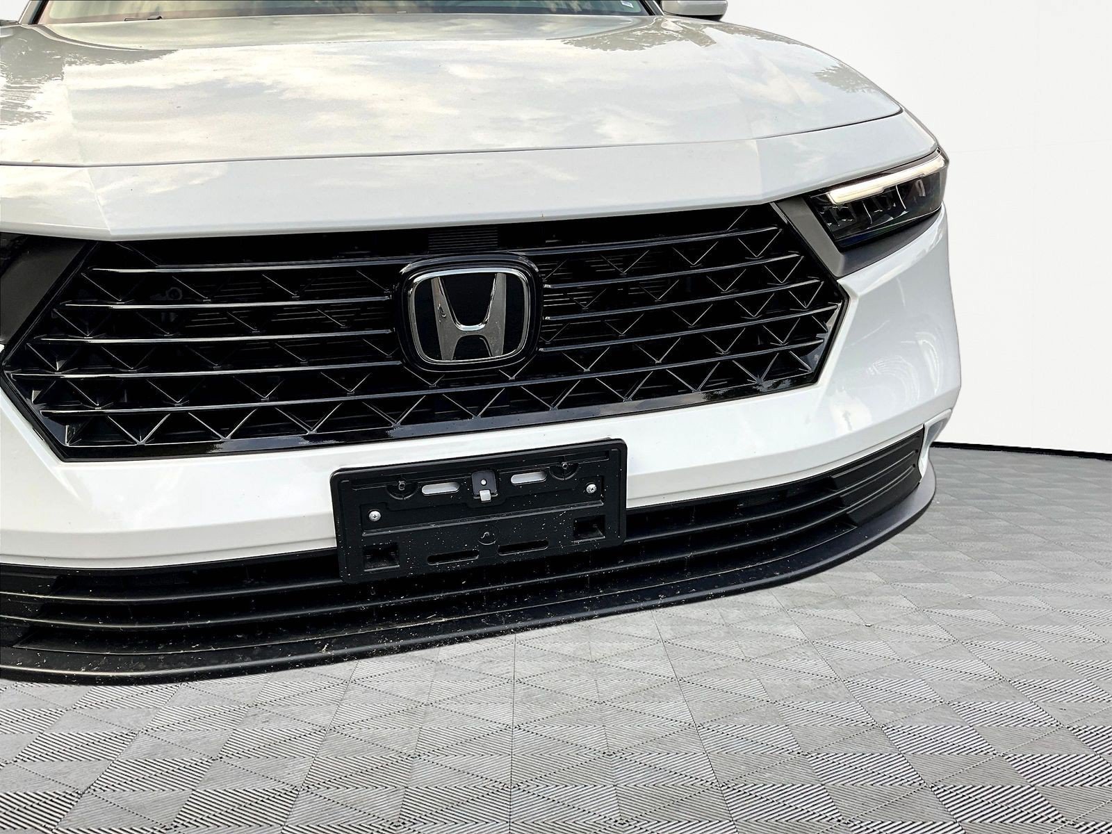 Certified 2024 Honda Accord EX image 32