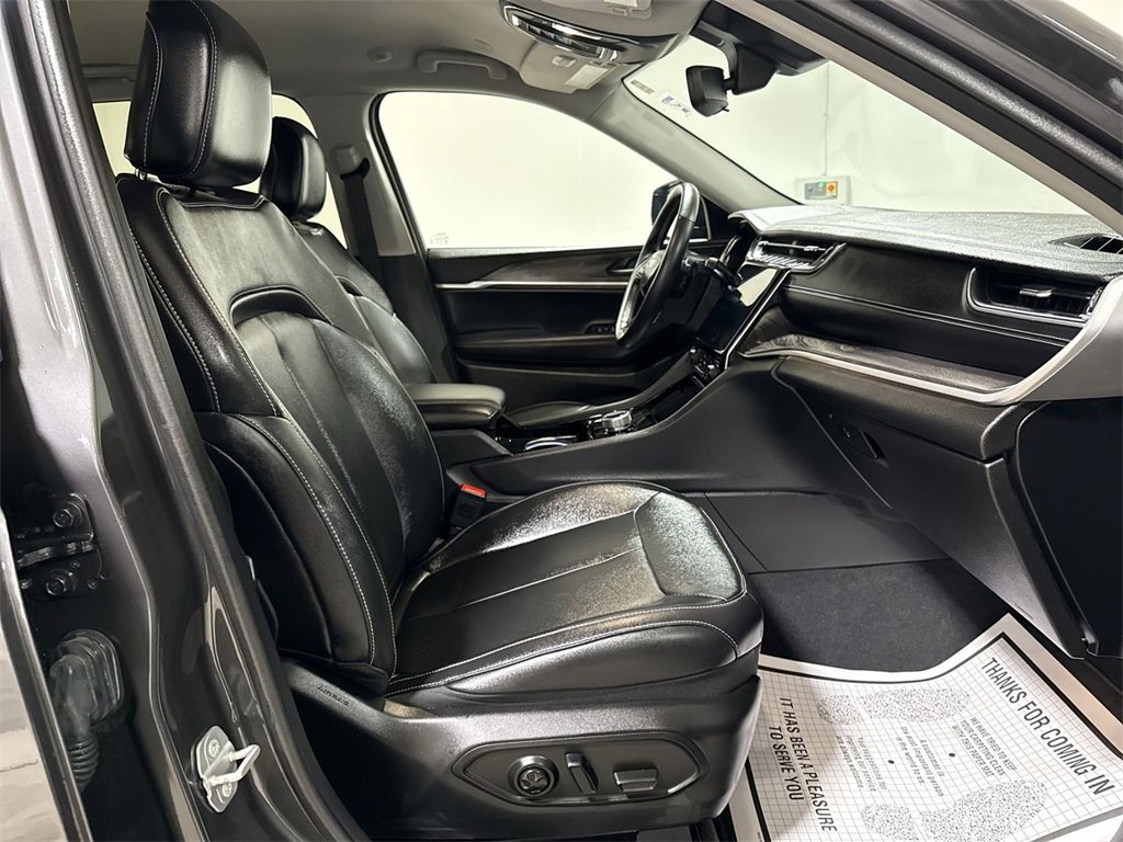 Used 2022 Jeep Grand Cherokee Limited image 22